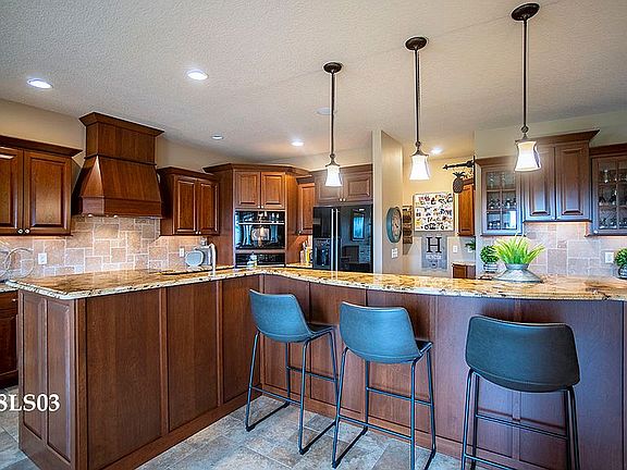 3rd image of 3973 Kensington Ct