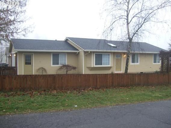 1st image of 2590 Lancaster St