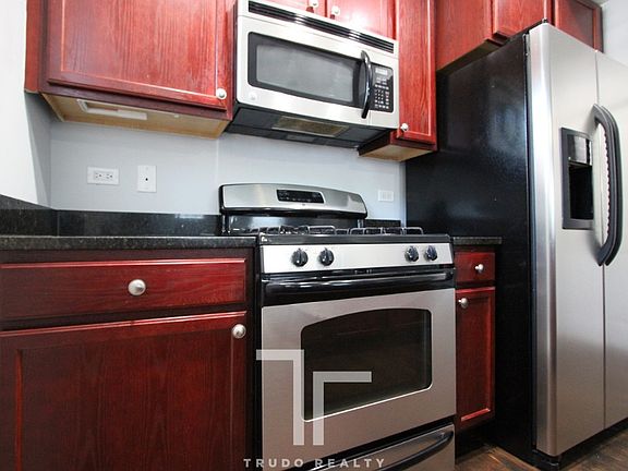 5th image of 7357 N Ashland Blvd