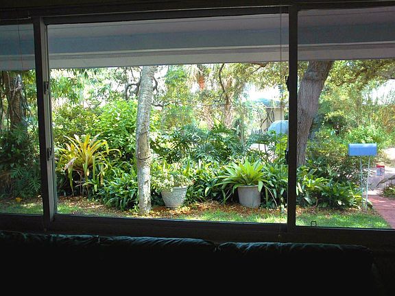 5th image of 2155 Blossom Way S
