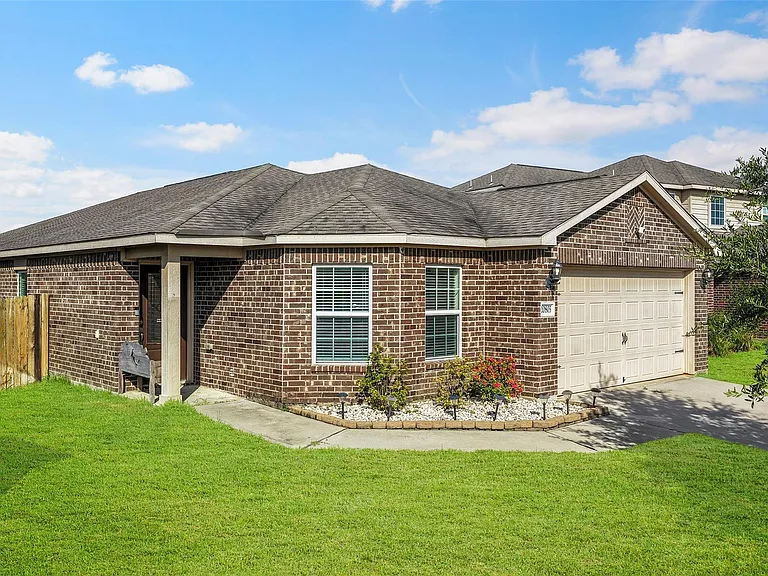 20803 Bastion Settle Dr — Photo 3