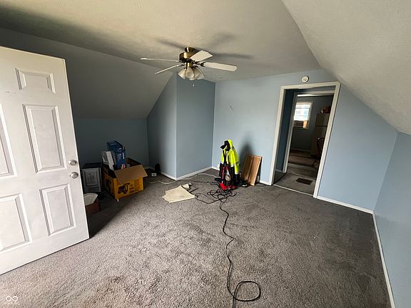 2nd image of 1418 E Bradbury Ave