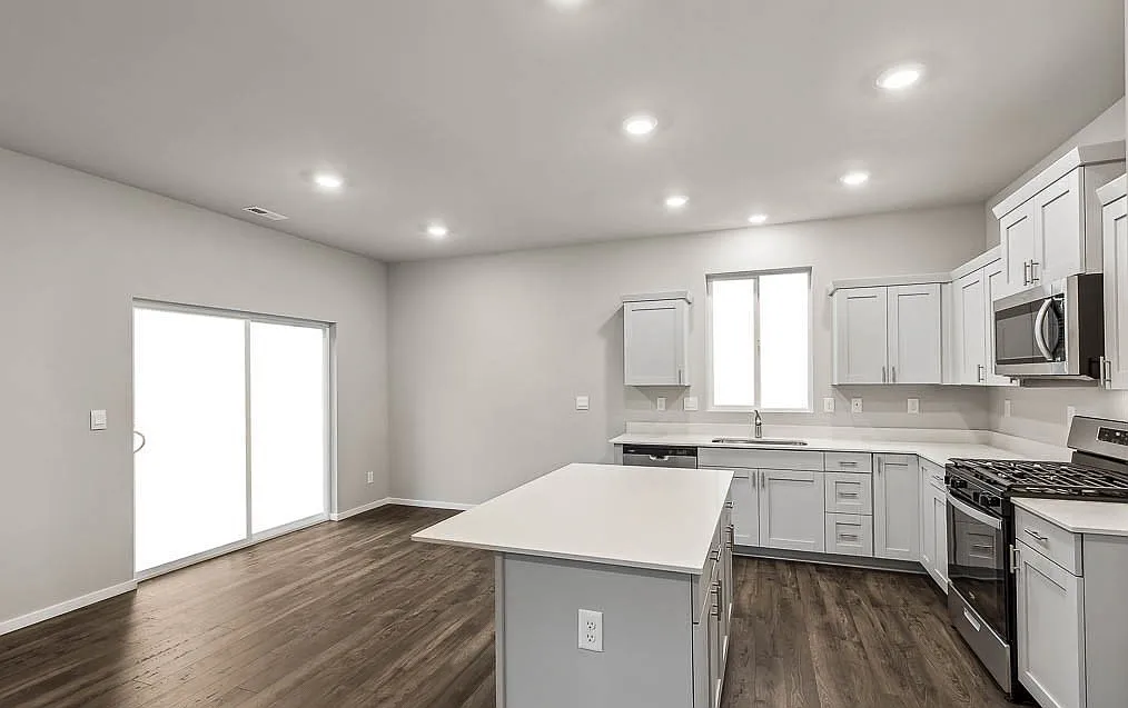 4 bed, 1725 sqft, $2,995 — Photo 1