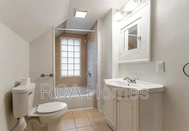1015 E Morris St — Photo 5