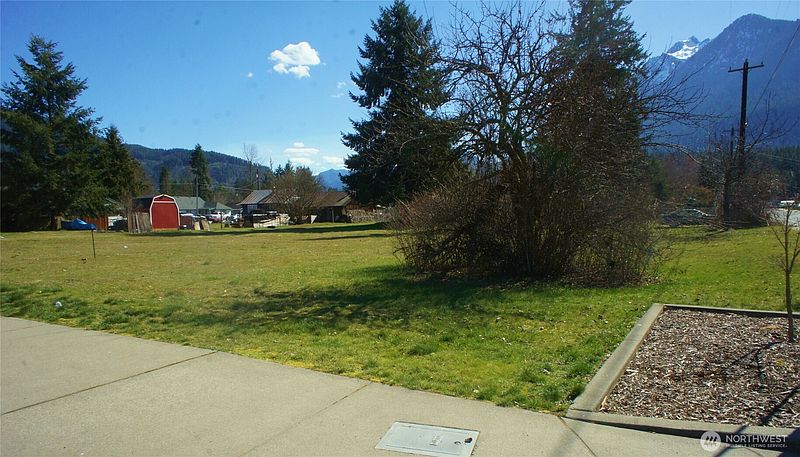 3rd image of 1095 Darrington Street