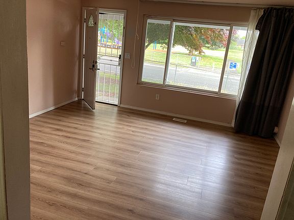 5th image of 25712 143rd Ave SE #1