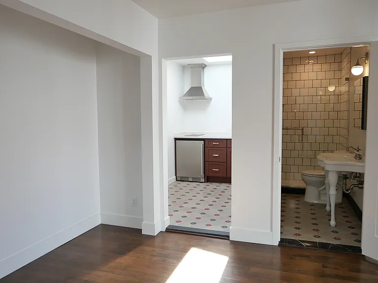 373 E Main St — Photo 15