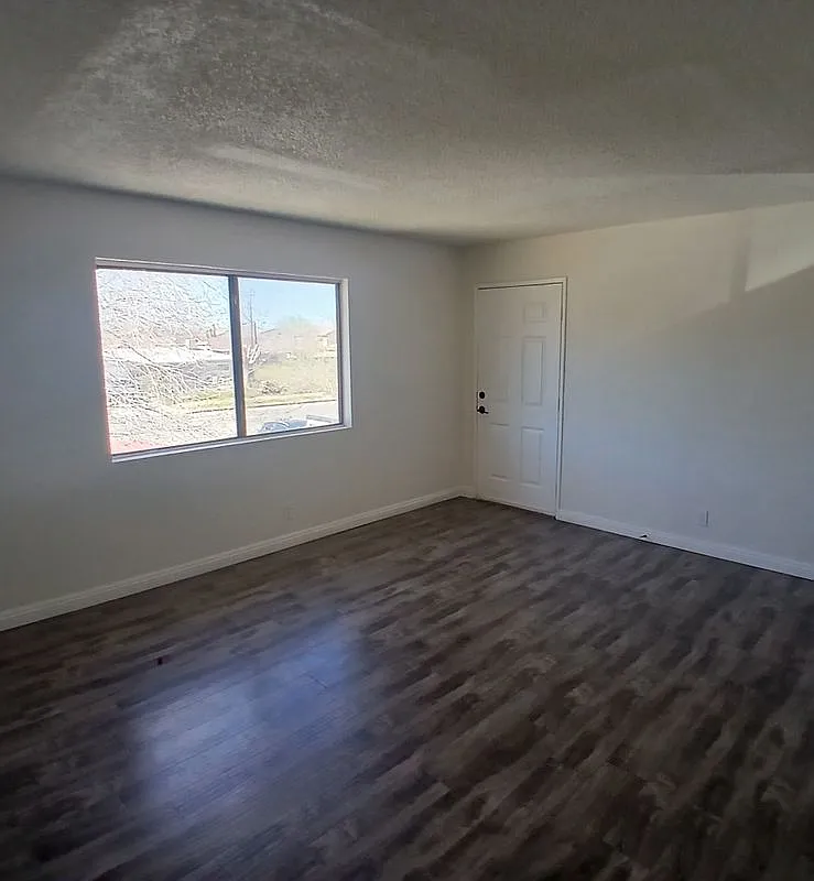 2 bed, 2.0 bath, 965 sqft, $1,800 — Photo 3