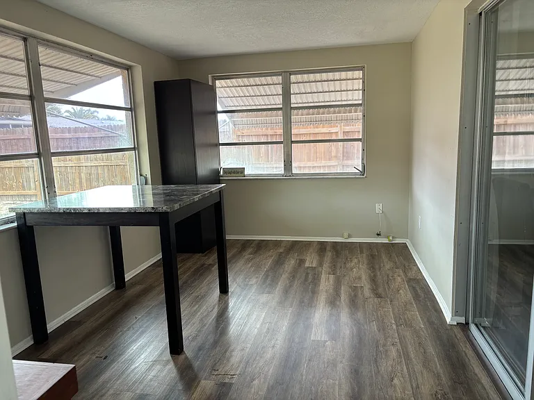 4216 Newbury Dr — Photo 8