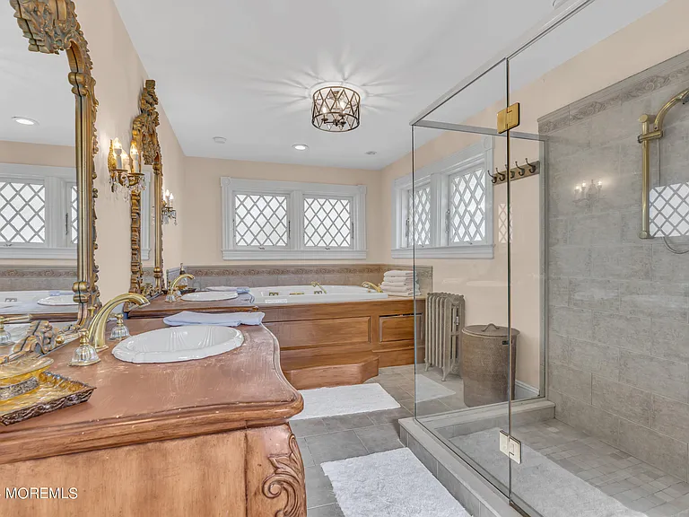 207 Monmouth Ave — Photo 41
