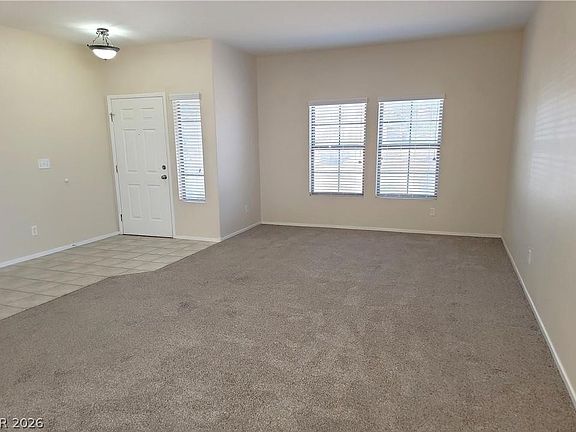 4th image of 34 Amber Rock St