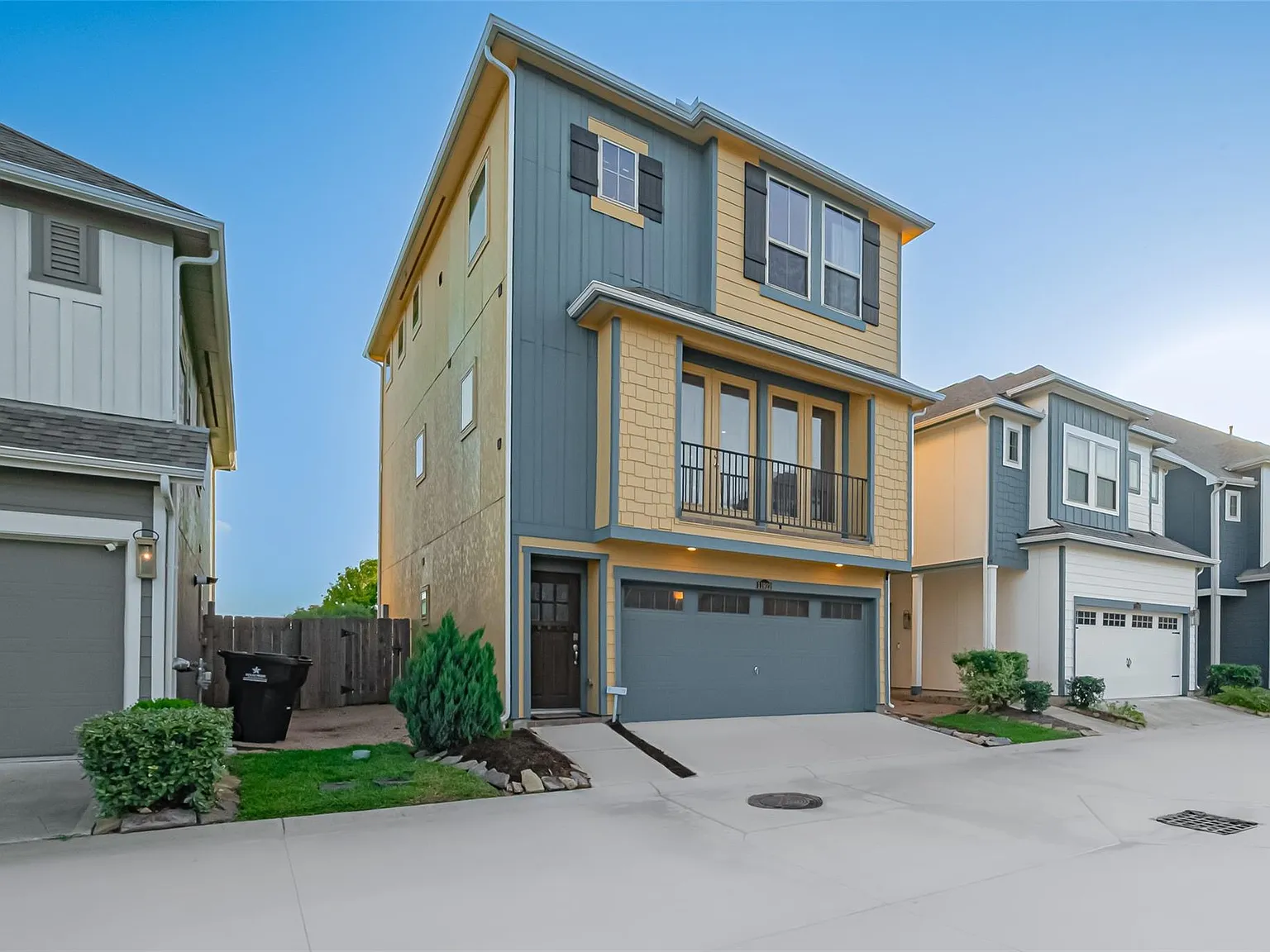 3 bed, 3.5 bath, 2375 sqft, $2,800 — Photo 3