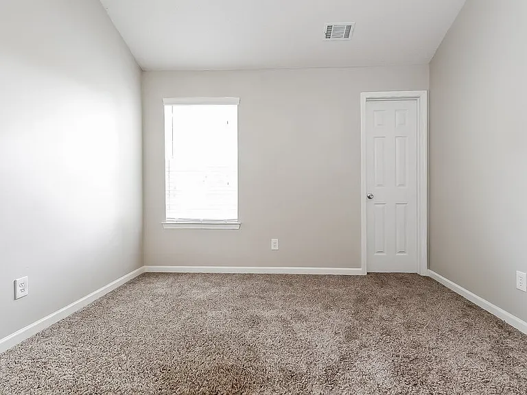 385 Hidden Creek Ln — Photo 13