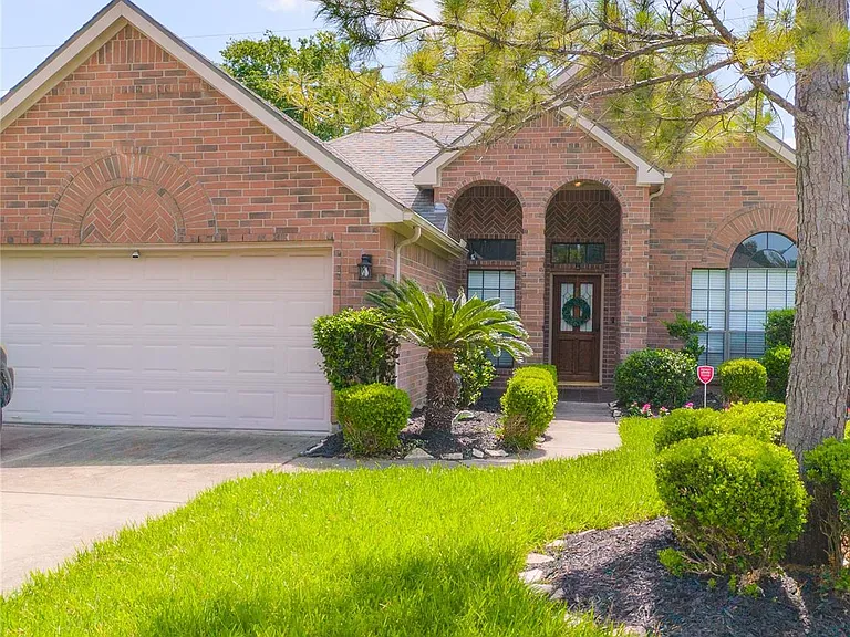 17111 Driver Ct — Photo 1