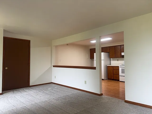 418 Beloit St #15 — Photo 10