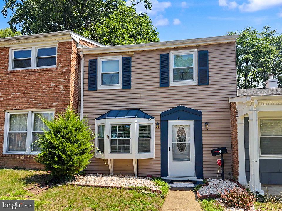 1st image of 27 Ridgewood Pl