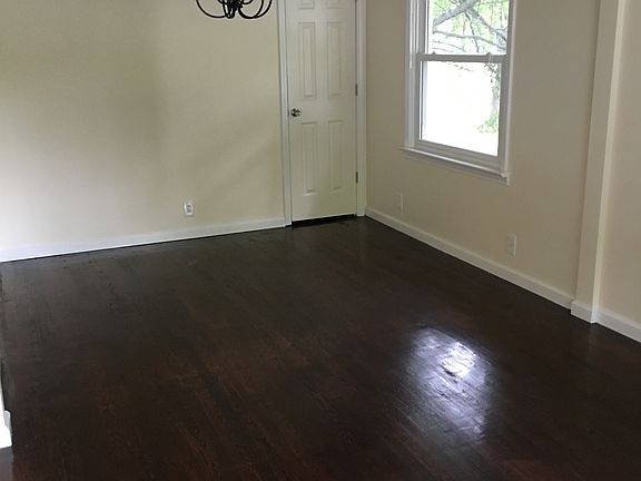 5th image of 1401 Comet Dr