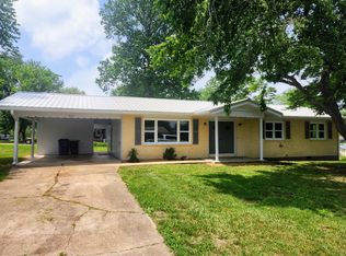 305 N Fredrick St, Houston, MO 65483