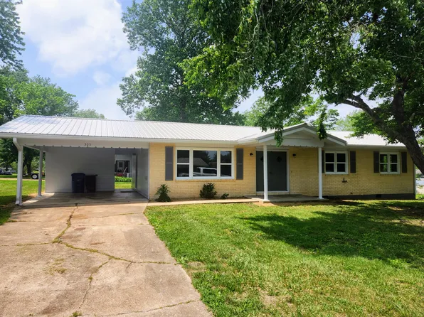 305 N Fredrick Street, Houston, MO 65483