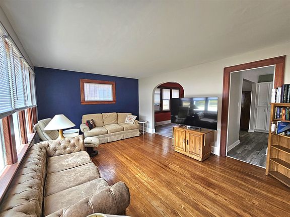 3rd image of 3720 Haven Ave