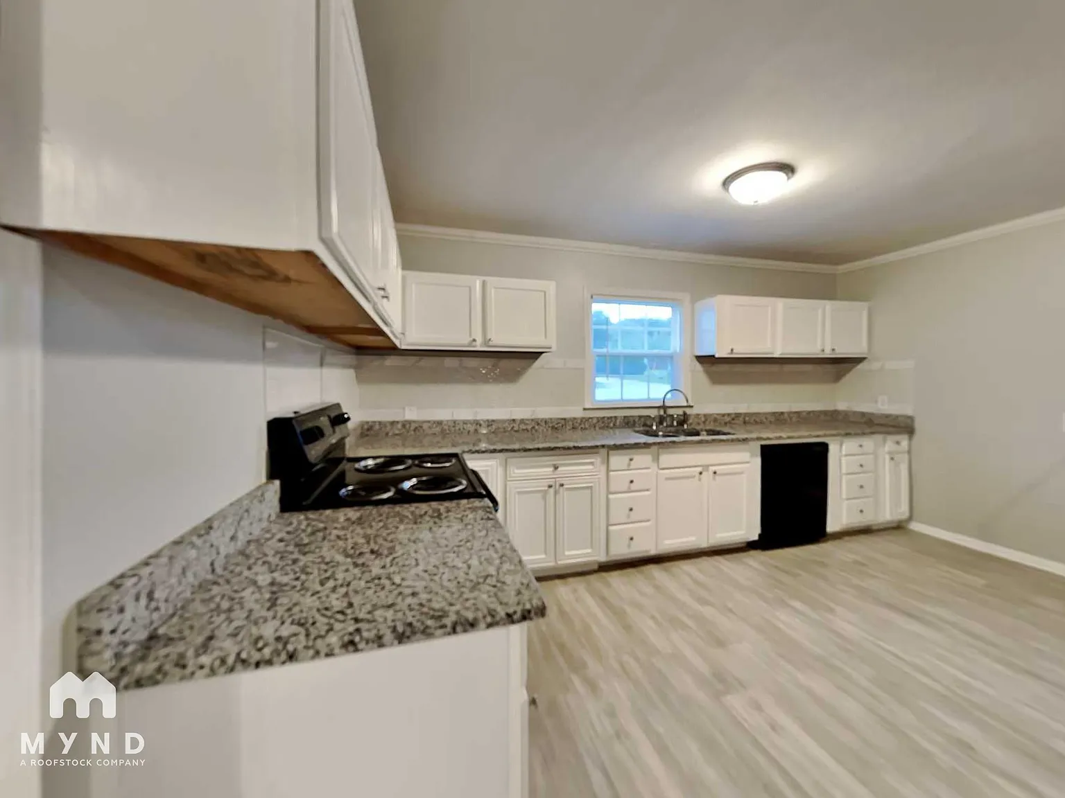 5 bed, 3.0 bath, 3316 sqft, $2,330 — Photo 3