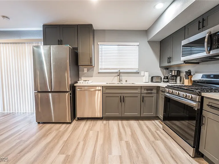 3955 Savoy Ct — Photo 28