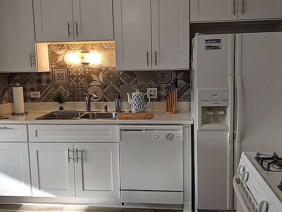 5th image of 277 Stonehill Ln Unit B2