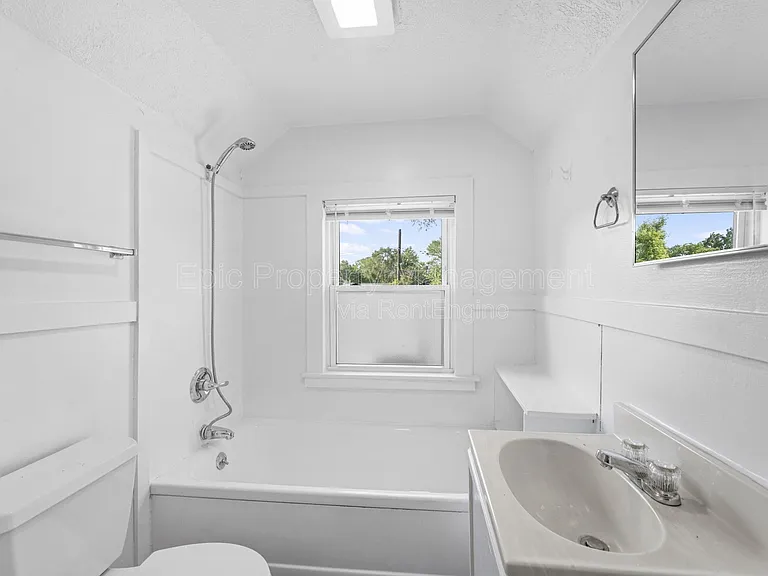 1511 E Harry Ave #1513 — Photo 3