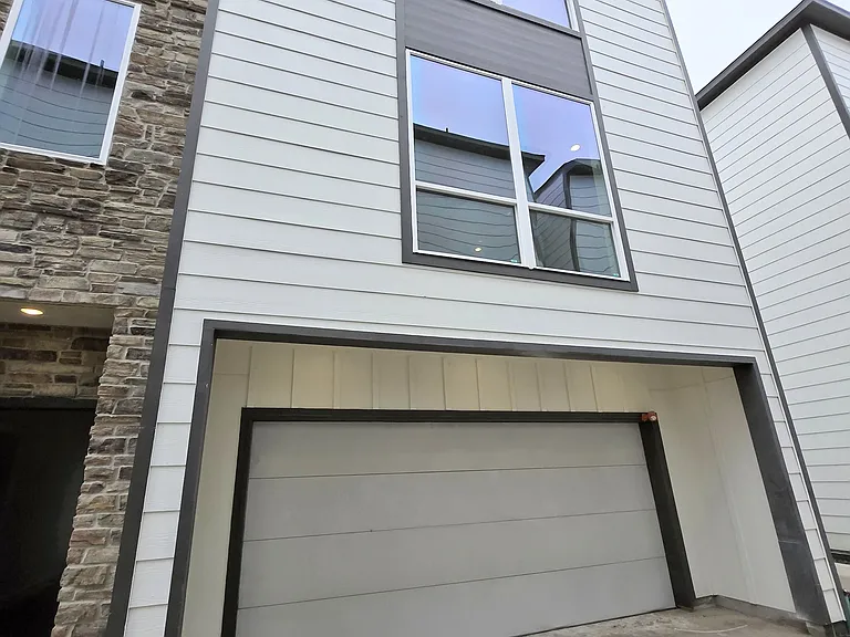 2706 Nagle St — Photo 4