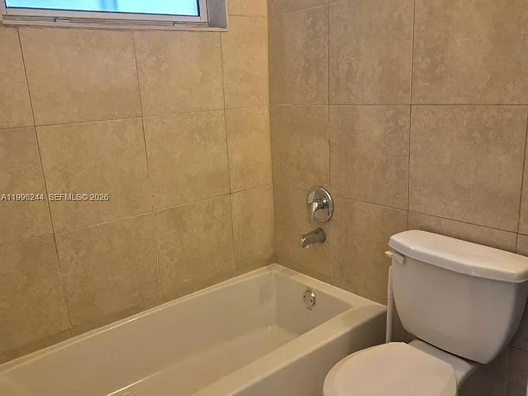 34 SW 6th Ave #4 — Photo 7