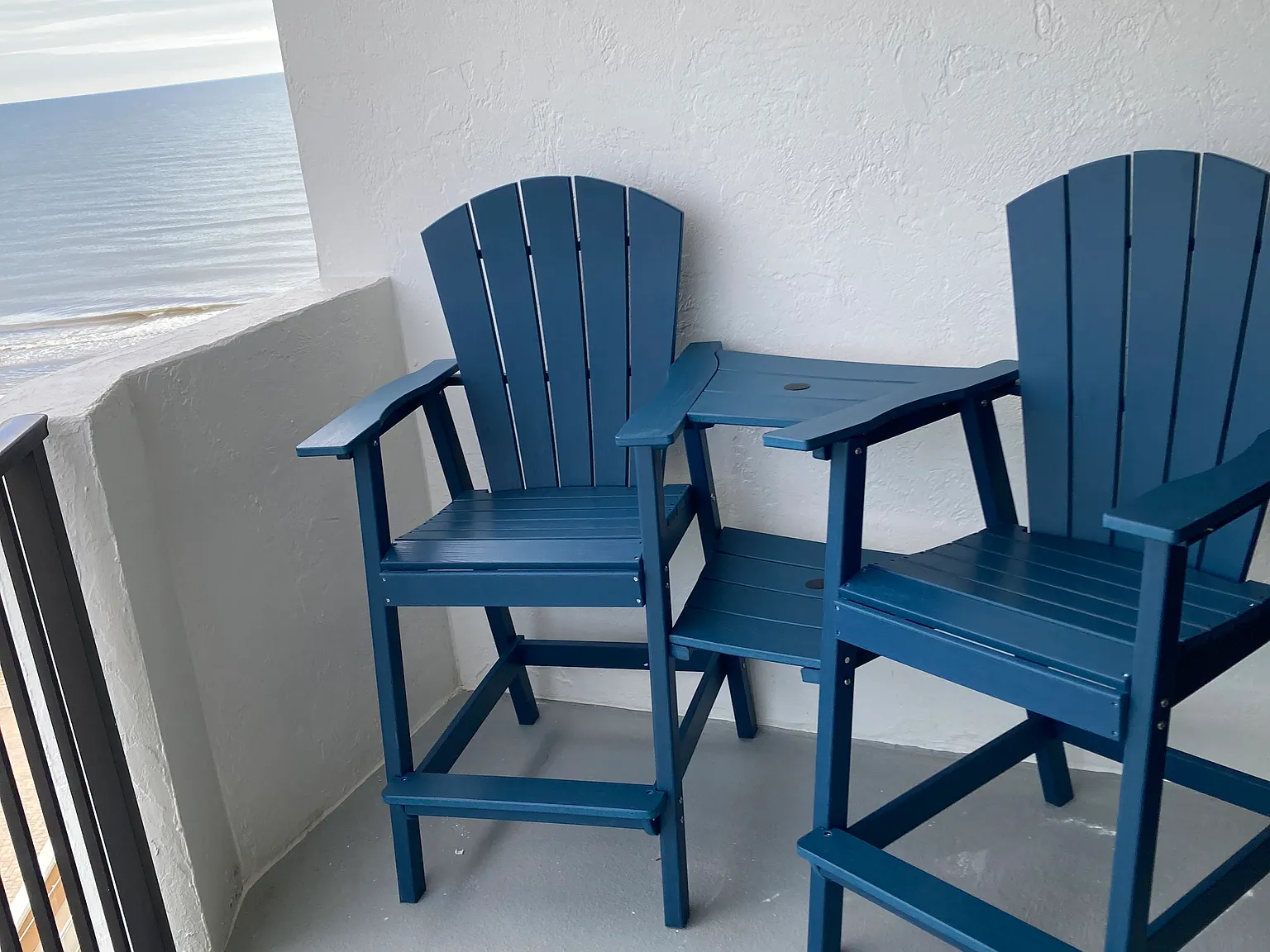 2 bed, 1300 sqft, $2,300 — Photo 2