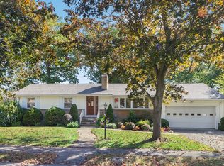 41 Oakley Ln, Waltham, MA 02452