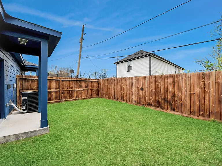 5211 Amy St #B — Photo 15