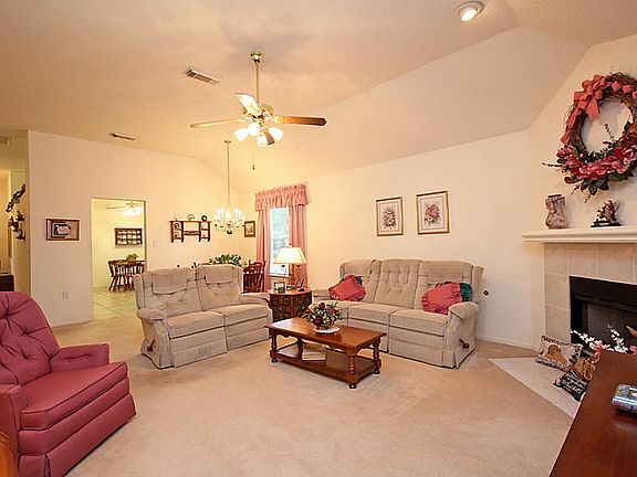 4th image of 951 Peach Blossom Dr