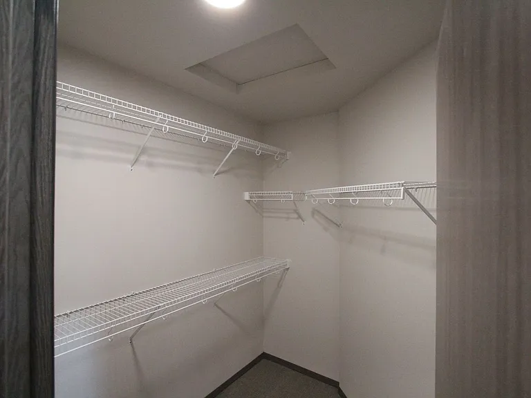 Modern design 3 bed, 2.5 bath duplex — Photo 7