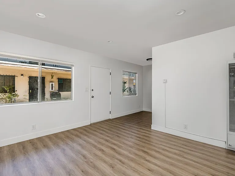 6115 Cherry Ave — Photo 11