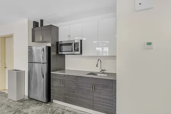 Rented by Empire State Administrative Service LP | media 9