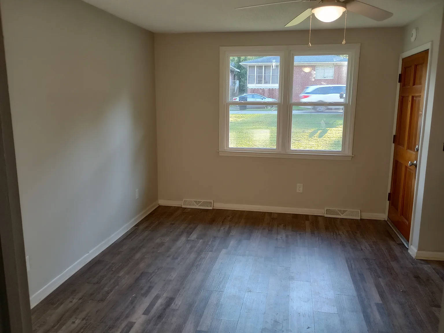 2 bed, 950 sqft, $1,050 — Photo 3