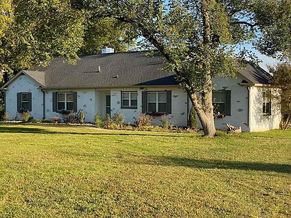 4th image of 1280 Lakeview Dr