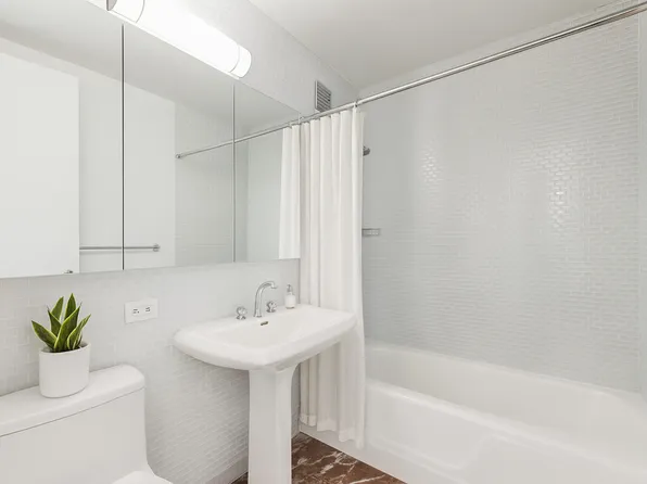 525 East 72nd Street image 8 of 20