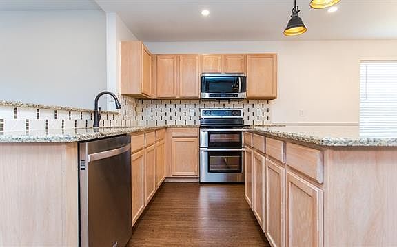 5th image of 2808 Briargrove Ln