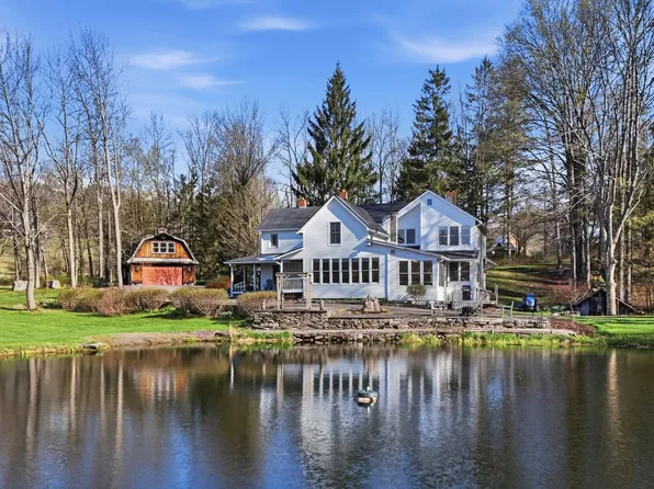 192 Fallsdale Rd, Milanville, PA 18443