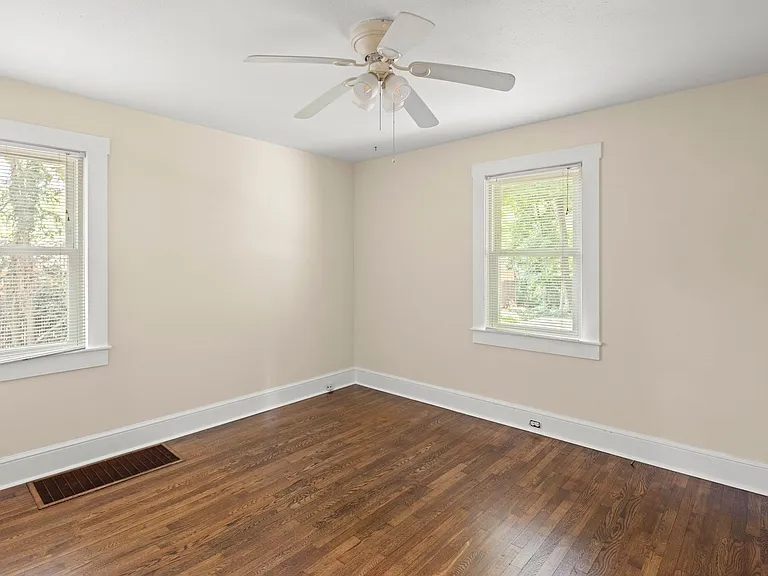 105 Stonewall Ave — Photo 14