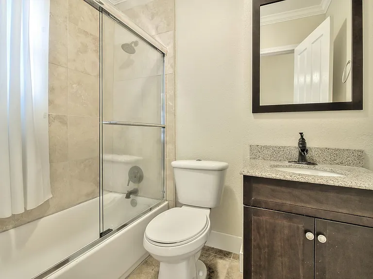 1076 Waco St — Photo 13