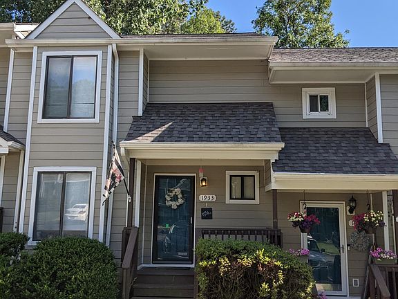 2nd image of 1933 Airy Cir