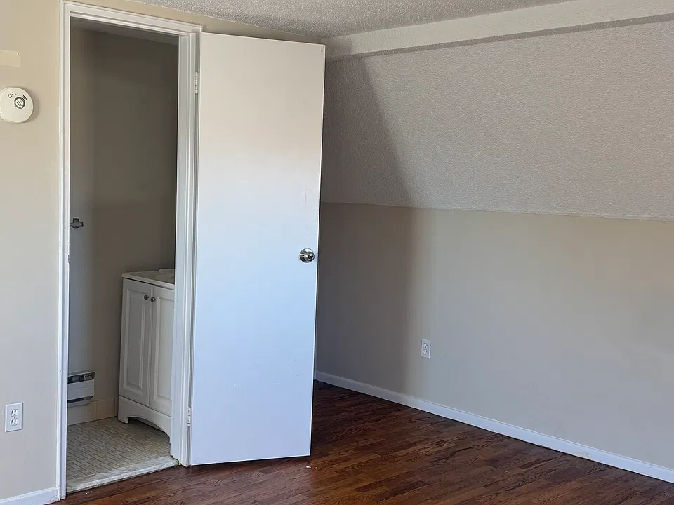 2 Hackensack St #8