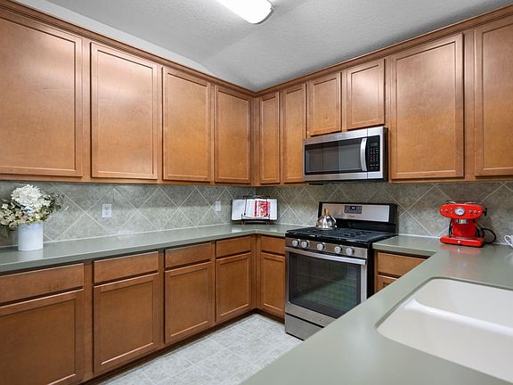 4th image of 22311 Naple Hollow Ln