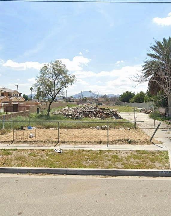 1st image of 16385 Valencia Ave