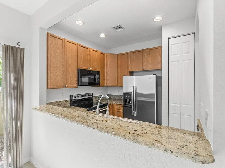 406 Lake Monterey Cir — Photo 9