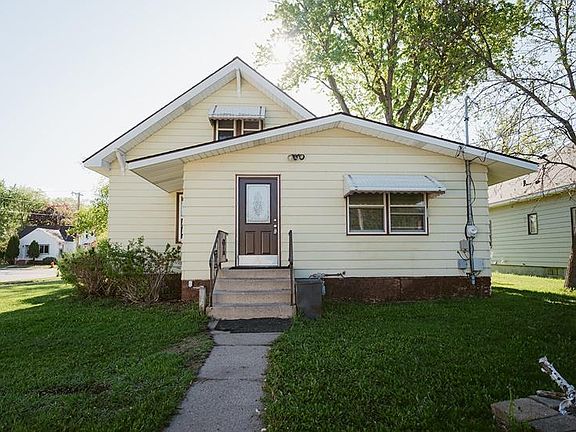4th image of 55 10th Ave N